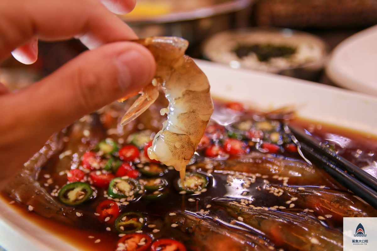 醬蟹,美食,台中,逢甲,醬油螃蟹,醬蝦,醬油蝦,火鍋 @鯊魚大口咬