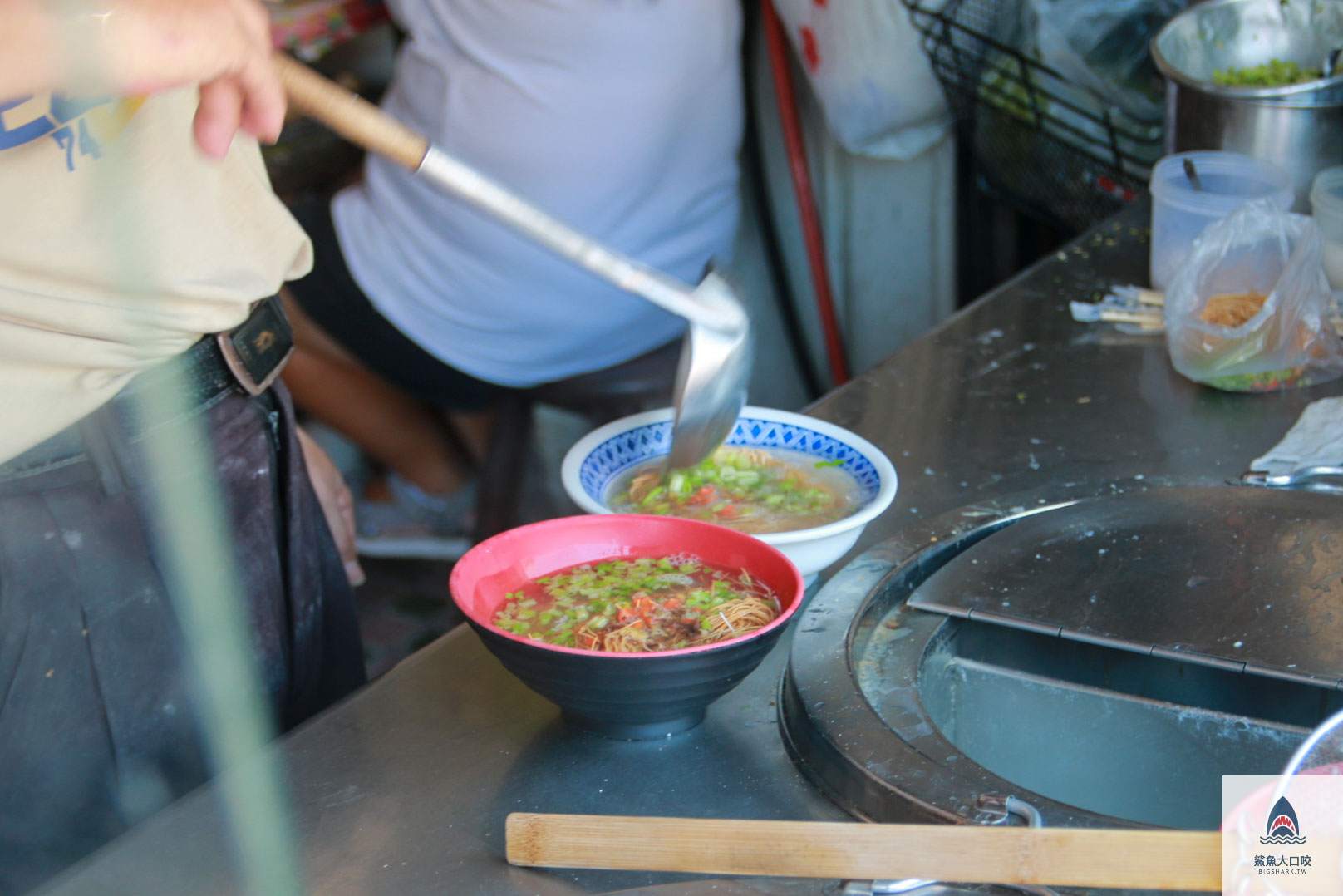 沙鹿肉圓仔,三角公園美食,沙鹿美食,沙鹿雞絲麵,肉圓仔雞絲麵 @鯊魚大口咬