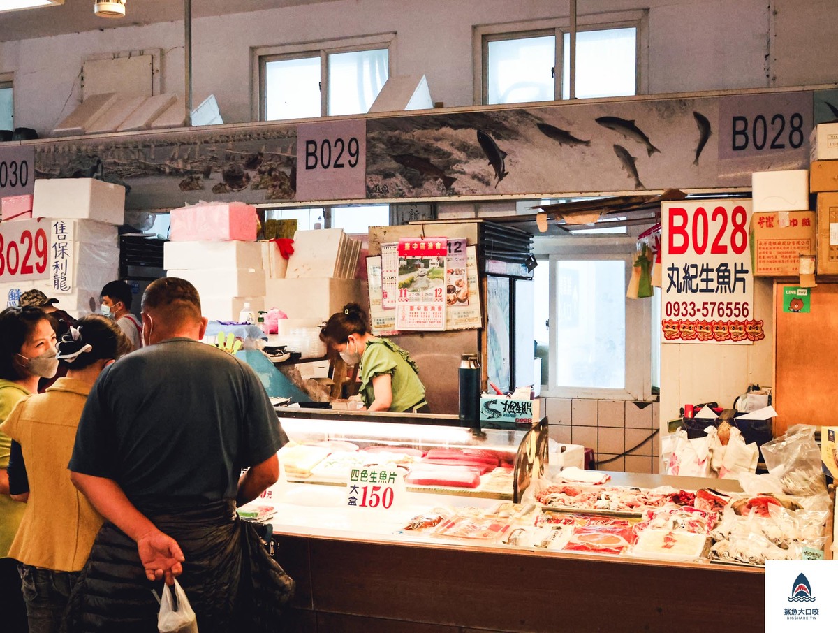 台中港生魚片推薦,梧棲漁港生魚片,梧棲漁港美食,台中港美食,台中港B028,丸紀生魚片,梧棲漁港生魚片推薦,台中生魚片推薦,500元大拼盤,台中港生魚片 @鯊魚大口咬