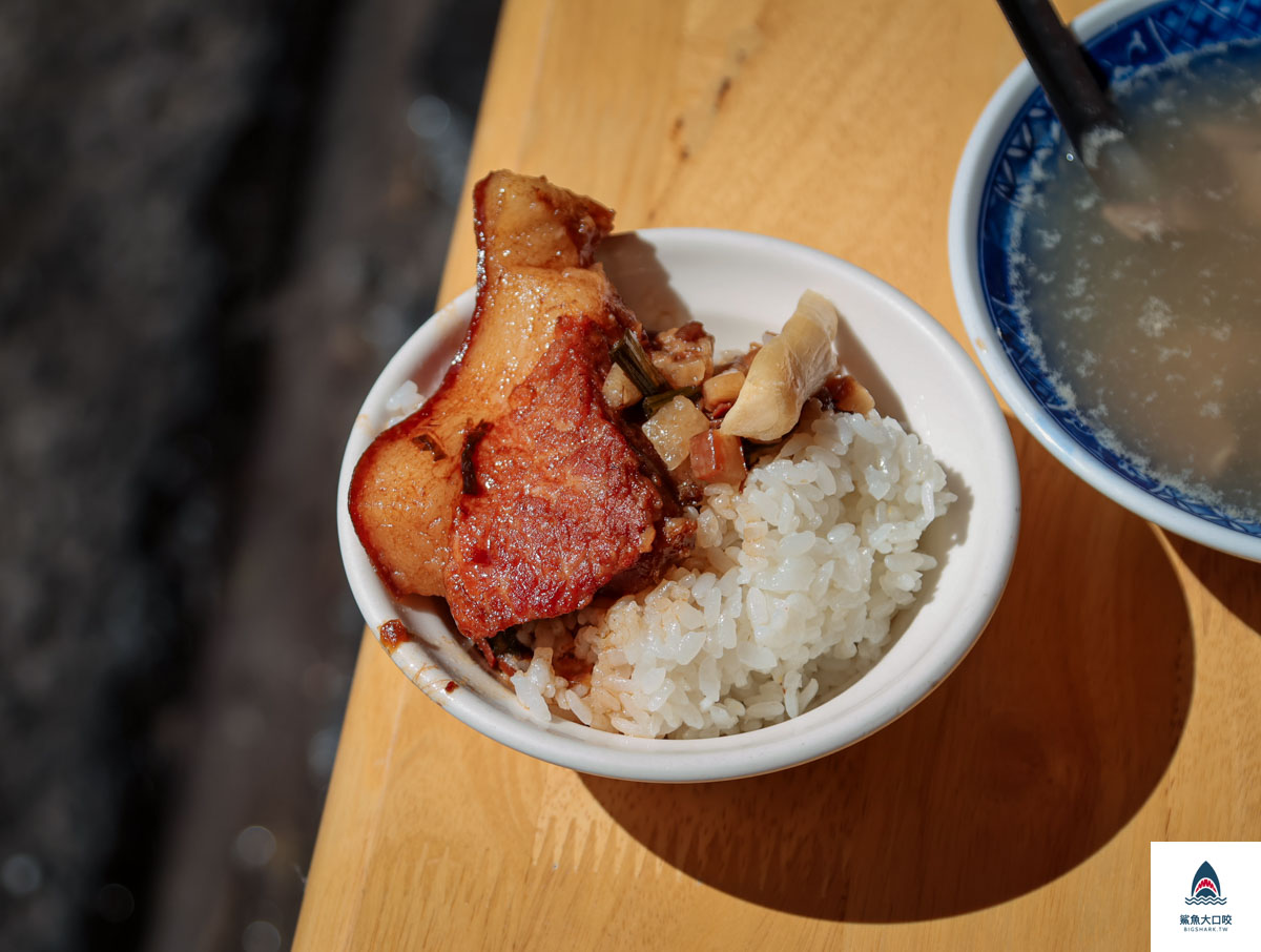 北區早餐,台中深夜美食,中華路夜市,台中凌晨美食,篤行路,李海魯肉飯菜單,李海魯肉飯分店,北區美食,李海魯肉飯台中,台中早餐,原子街,台中宵夜 @鯊魚大口咬