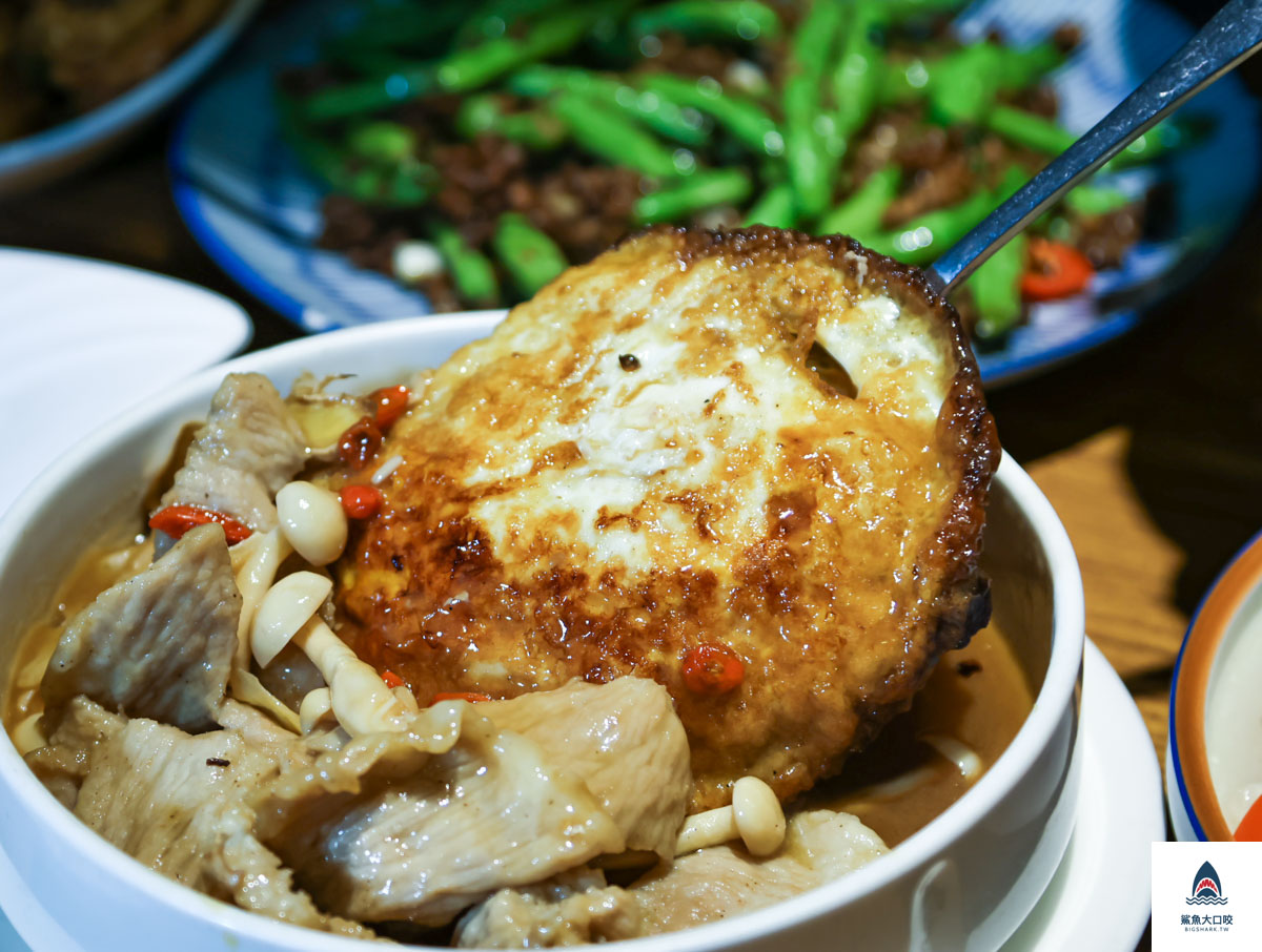 綠園道美食,國美館美食,柳川美食,台中家庭聚餐,台中好吃燒鵝,焱月燒鵝,焱月燒鵝菜單,台中焱月燒鵝,台中燒鵝推薦 @鯊魚大口咬