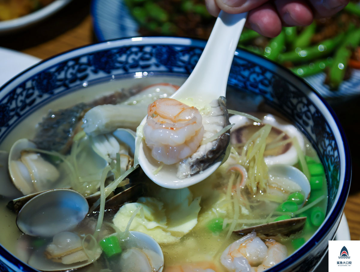 綠園道美食,國美館美食,柳川美食,台中家庭聚餐,台中好吃燒鵝,焱月燒鵝,焱月燒鵝菜單,台中焱月燒鵝,台中燒鵝推薦 @鯊魚大口咬