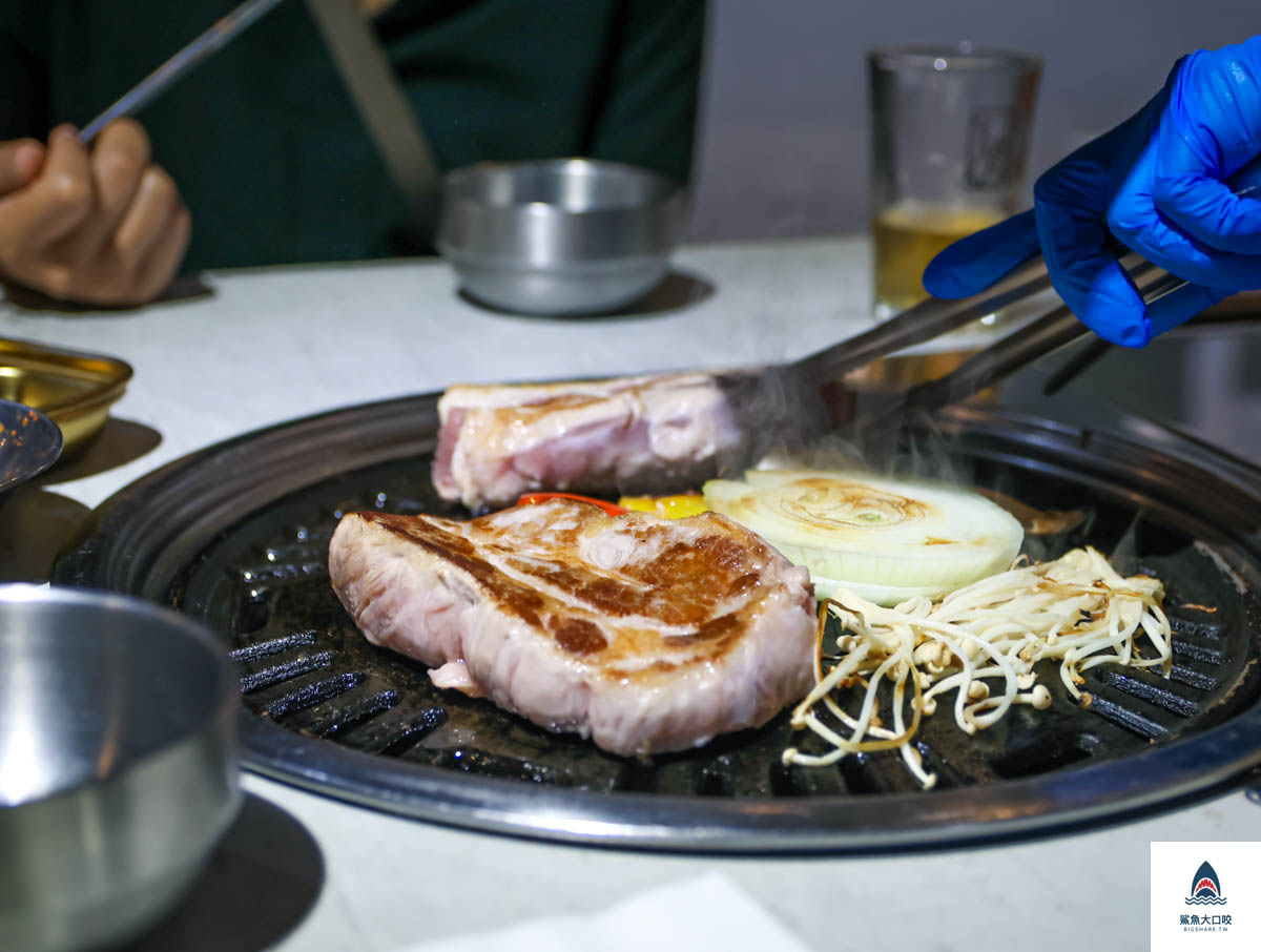 台中料韓男,北屯美食推薦,台中韓式烤肉推薦,料韓男熟成五花肉,料韓男菜單,台中燒肉推薦,台中韓式燒肉 @鯊魚大口咬