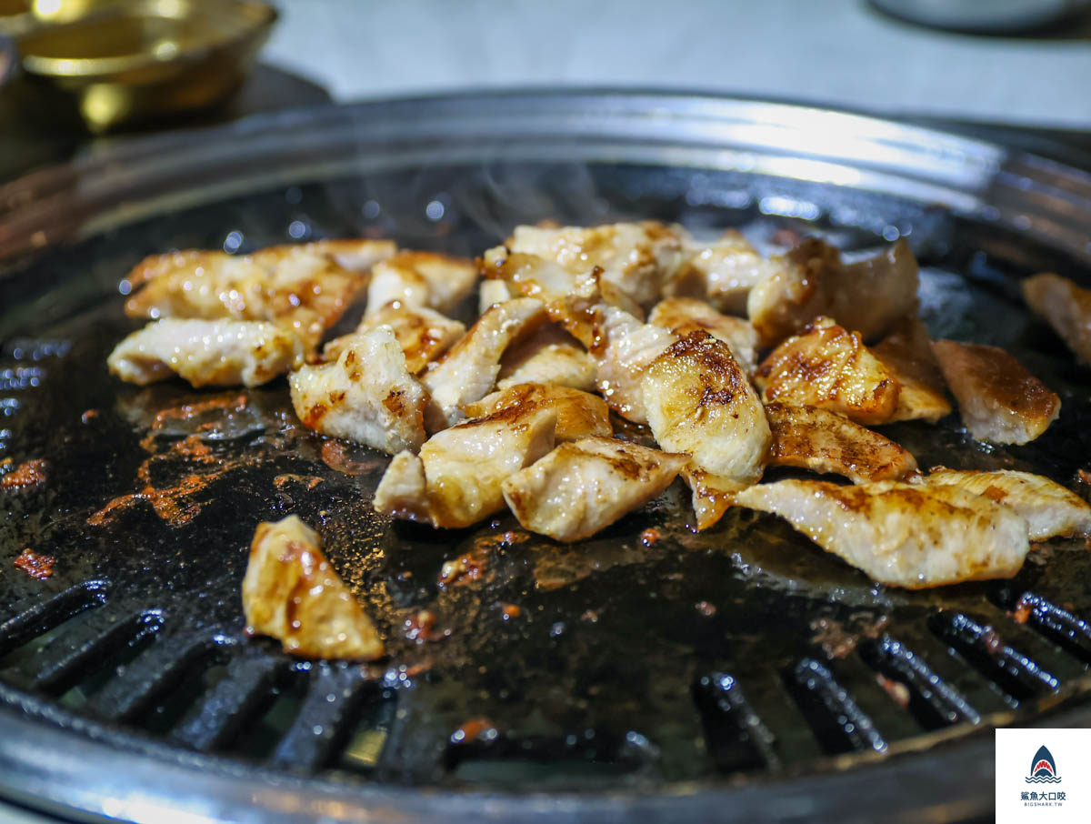 台中料韓男,北屯美食推薦,台中韓式烤肉推薦,料韓男熟成五花肉,料韓男菜單,台中燒肉推薦,台中韓式燒肉 @鯊魚大口咬