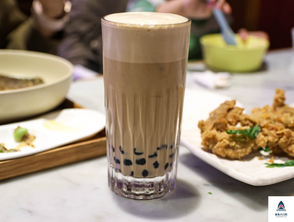 台中勤美誠品美食,永心鳳茶,永心鳳茶台中店,台中簡餐店,台中千層,永心鳳茶菜單,台中美食 @鯊魚大口咬