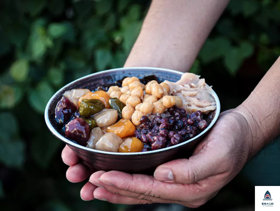 埔里芋圓,埔里仙草,豆花,埔里挫冰,埔里傳統甜食,埔里小吃,粉圓,埔里美食,阿里婆,埔里美食推薦,埔里下午茶,埔里,埔里甜點,埔里豆話,埔里豆花 @鯊魚大口咬