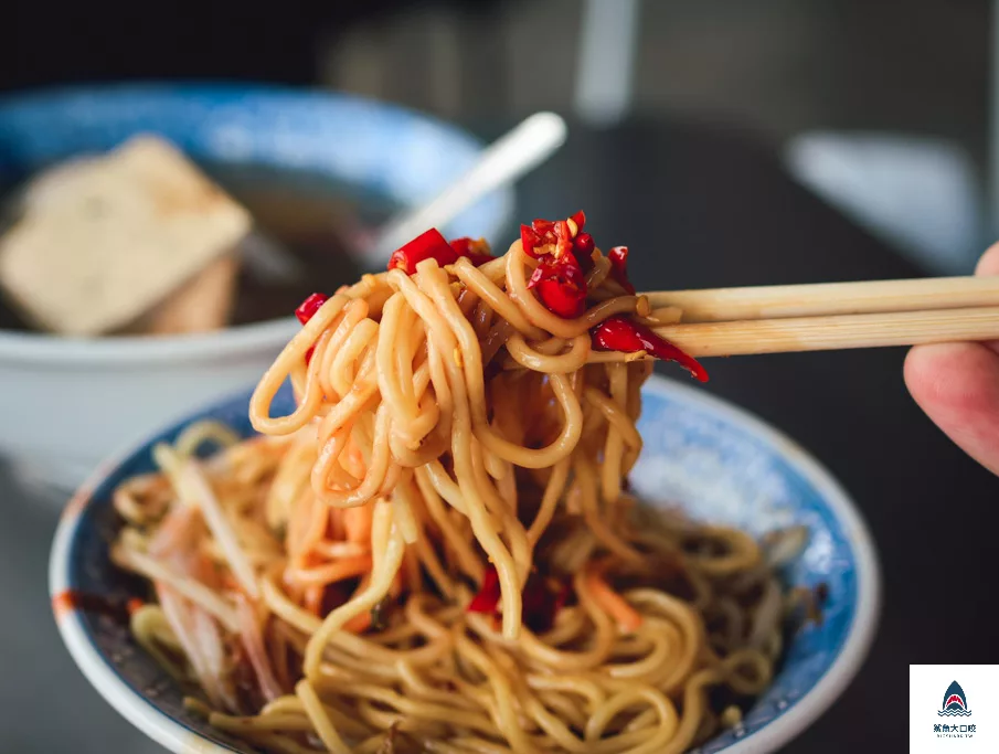 阿坤麵地址,台中中區美食,美食,台中中區,台中米其林必比登餐廳,2021台中米其林必比登,中區,2020台中米其林必比登,2020台中米其林必比登餐廳,阿坤麵,阿坤麵中區,阿坤麵米其林,阿坤麵光復國小,台中小吃美食,阿坤麵菜單 @鯊魚大口咬