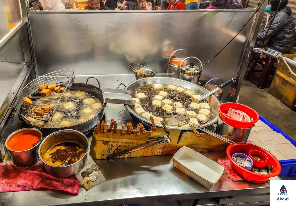 大雅 學府路 美食,大雅美食小吃,大雅臭豆腐 推薦,學府市場美食,學府路臭豆腐,臭豆腐,大雅推薦美食,大雅學府路美食,大雅 臭豆腐,台中大雅學府路美食 @鯊魚大口咬