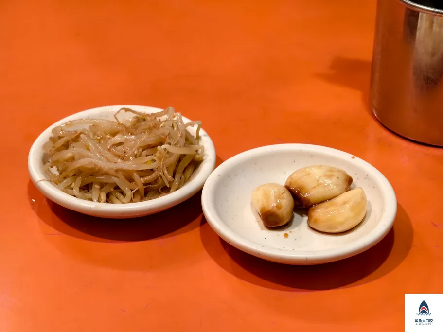 沖繩拉麵推薦,通堂拉麵菜單,男人麵女人麵,小祿站美食,沖繩必吃,沖繩美食,沖繩通堂拉麵 @鯊魚大口咬