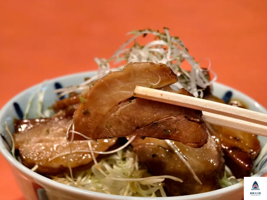 沖繩拉麵推薦,通堂拉麵菜單,男人麵女人麵,小祿站美食,沖繩必吃,沖繩美食,沖繩通堂拉麵 @鯊魚大口咬