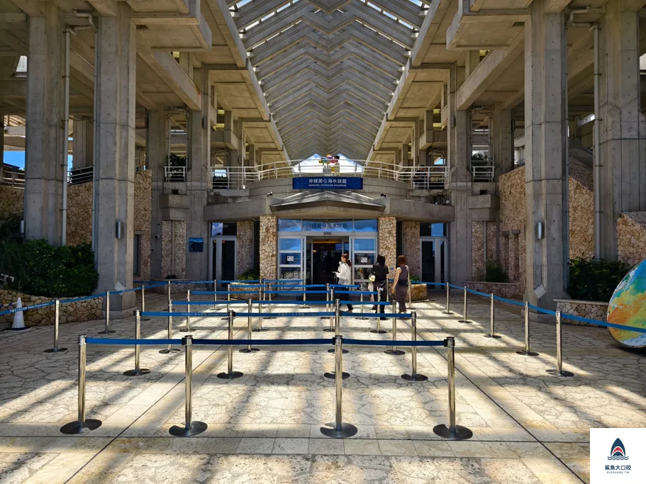 沖繩必去,沖繩必玩,沖繩美麗海水族館門票,沖繩景點推薦,沖繩水族館,沖繩美麗海水族館,沖繩海洋博公園 @鯊魚大口咬