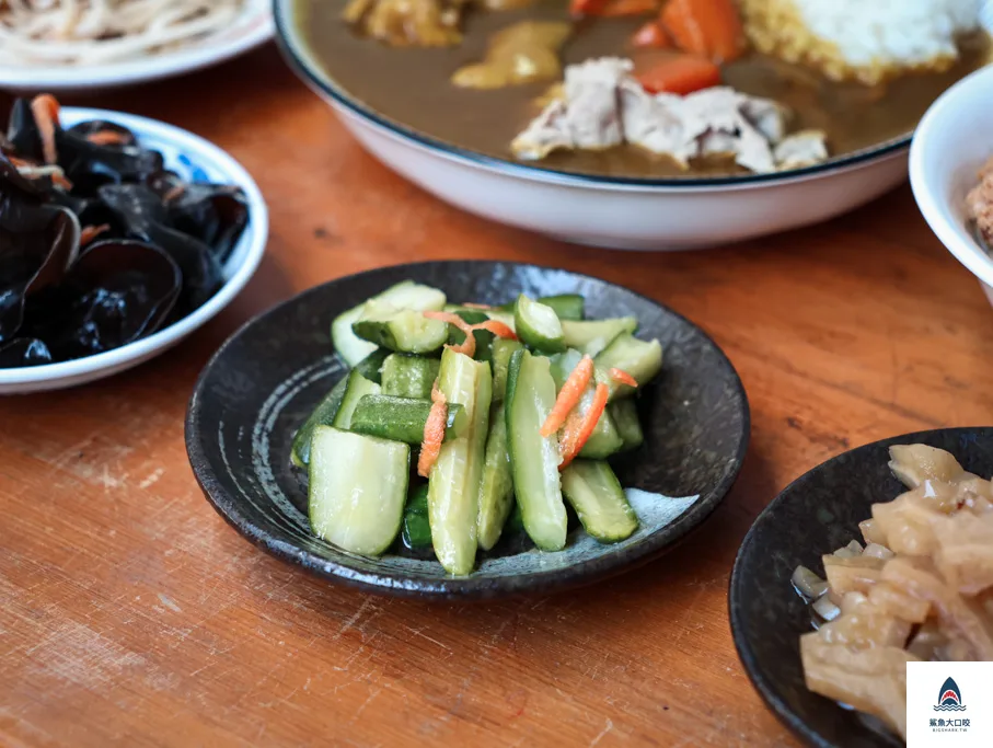 北平路美食,台中皮蛋麵,皮蛋料理,昌平路美食,劉漣麵,劉漣麵菜單,台中美食,劉漣麵皮蛋麵,台中劉漣麵,台中北屯美食 @鯊魚大口咬