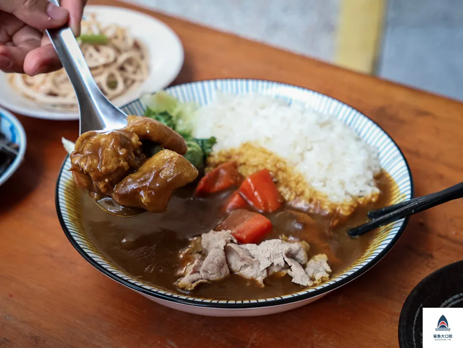 北平路美食,台中皮蛋麵,皮蛋料理,昌平路美食,劉漣麵,劉漣麵菜單,台中美食,劉漣麵皮蛋麵,台中劉漣麵,台中北屯美食 @鯊魚大口咬