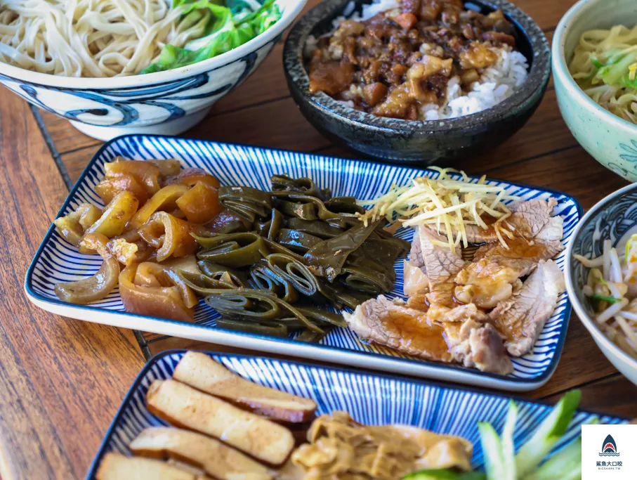 鹿港小吃推薦,圓環頂麵食館,圓環頂麵食館菜單,圓環頂麵食館推薦,鹿港美食推薦 @鯊魚大口咬