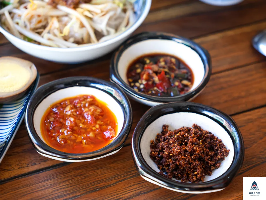 鹿港小吃推薦,圓環頂麵食館,圓環頂麵食館菜單,圓環頂麵食館推薦,鹿港美食推薦 @鯊魚大口咬