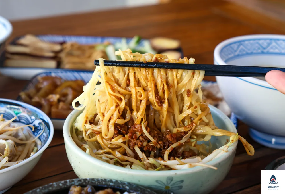 鹿港小吃推薦,圓環頂麵食館,圓環頂麵食館菜單,圓環頂麵食館推薦,鹿港美食推薦 @鯊魚大口咬