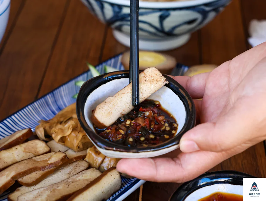 鹿港小吃推薦,圓環頂麵食館,圓環頂麵食館菜單,圓環頂麵食館推薦,鹿港美食推薦 @鯊魚大口咬