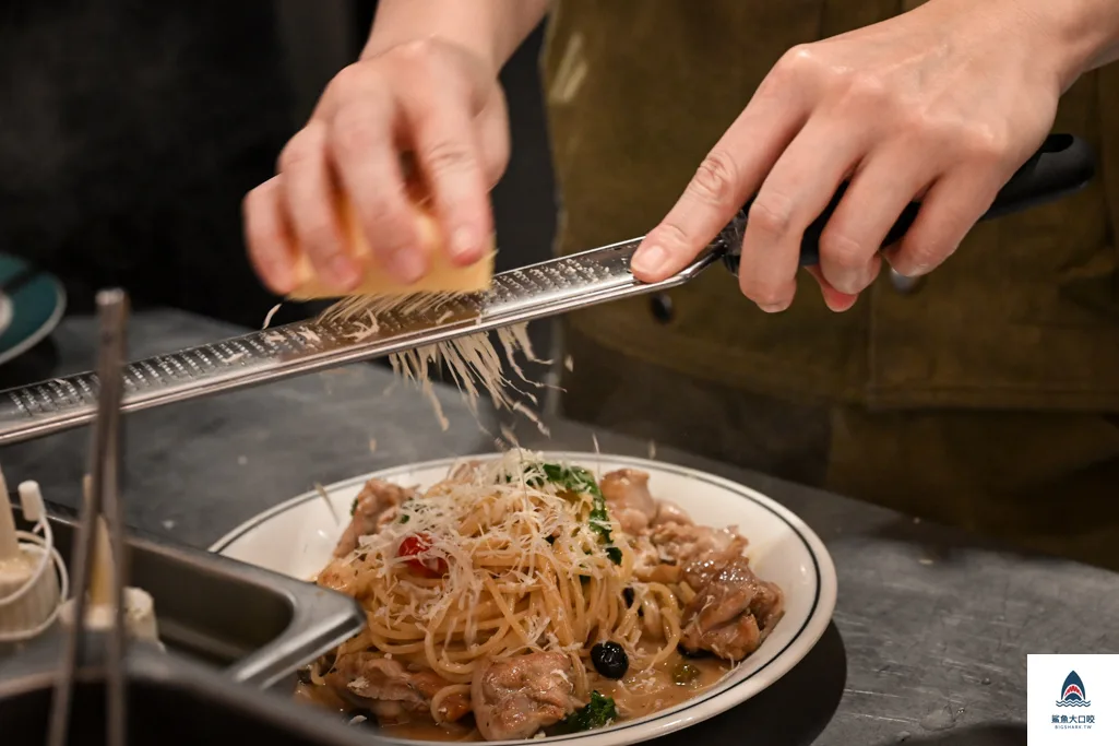 外帶有間義大利麵,有一間義大利麵,又一間商行SPAGHETTI,又一間商行 @鯊魚大口咬