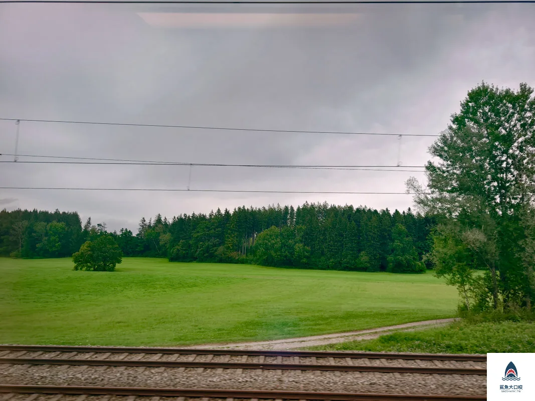 奧地利私鐵Westbahn @鯊魚大口咬